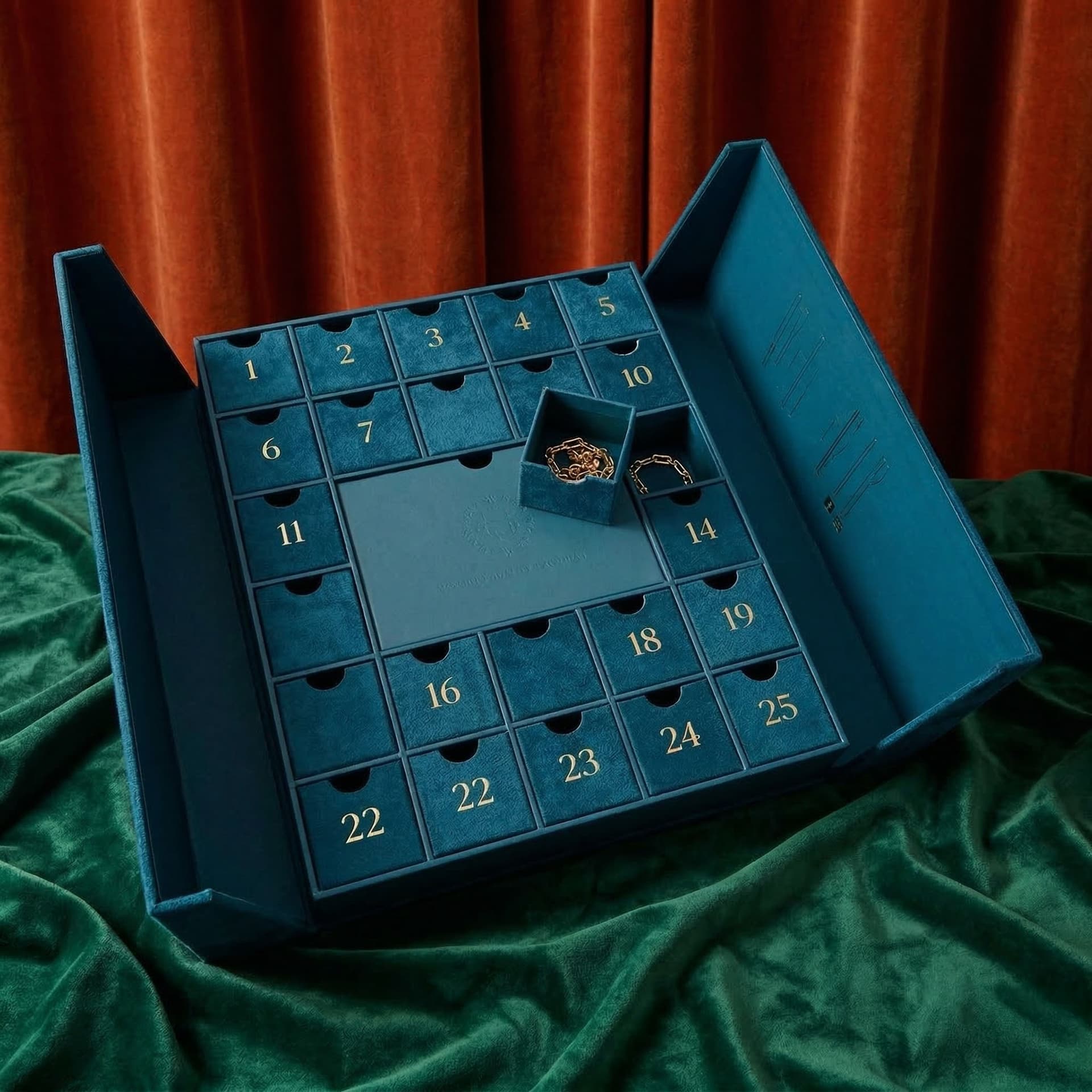 Custom 24-door beauty advent calendar packaging